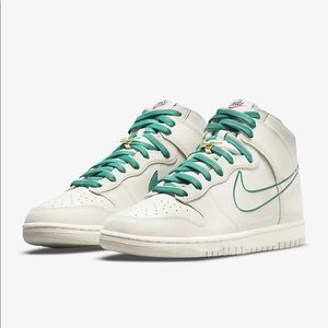Nike Dunk High SE - Light Bone/Green Noise/Sail